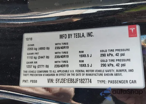 2018 Tesla Model 3 Long Range/Performance z USA, uszkodzony, nr VIN 5YJ3E1EB8JF182774